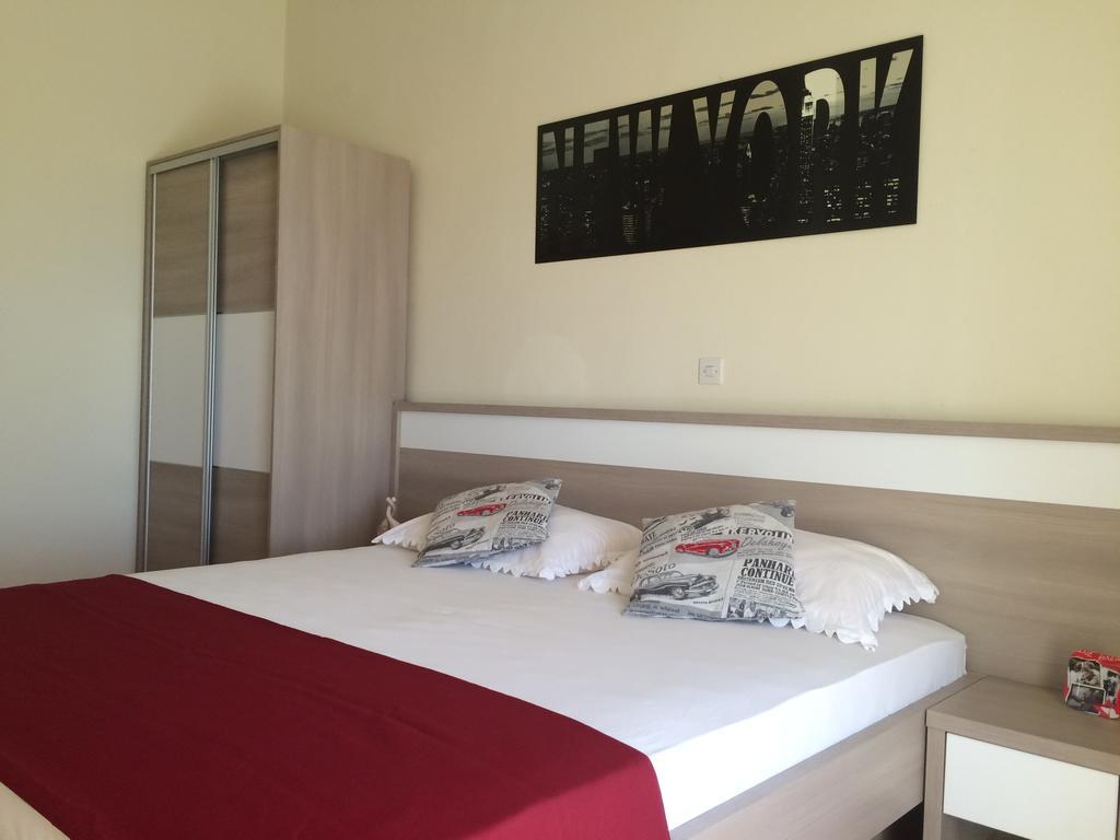 Apartmani Adriatic Ana 诺瓦利娅 外观 照片
