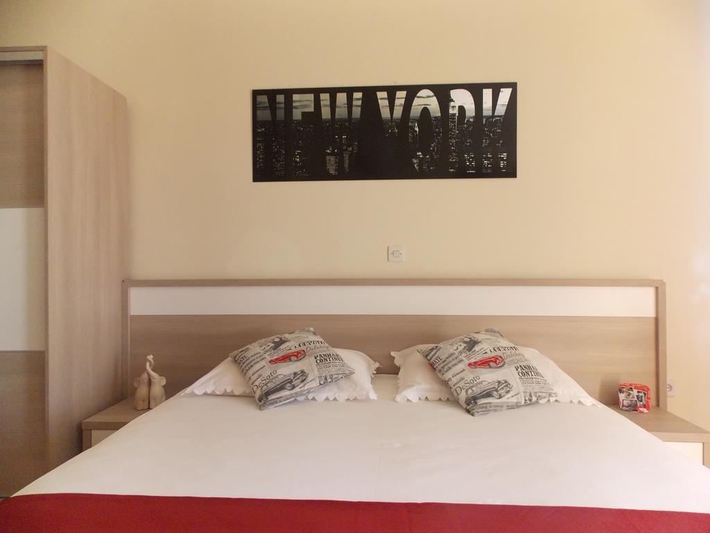 Apartmani Adriatic Ana 诺瓦利娅 外观 照片
