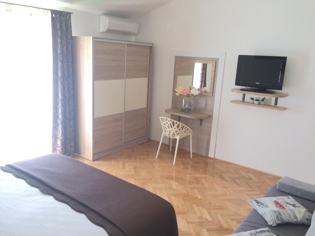 Apartmani Adriatic Ana 诺瓦利娅 外观 照片