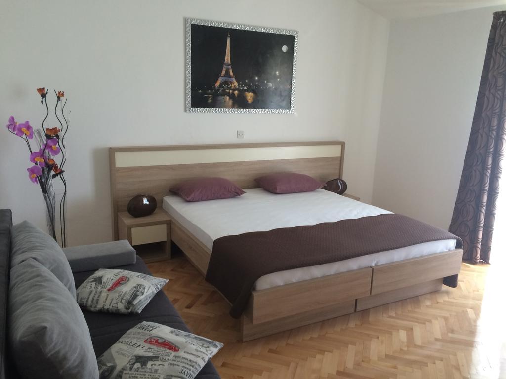 Apartmani Adriatic Ana 诺瓦利娅 外观 照片