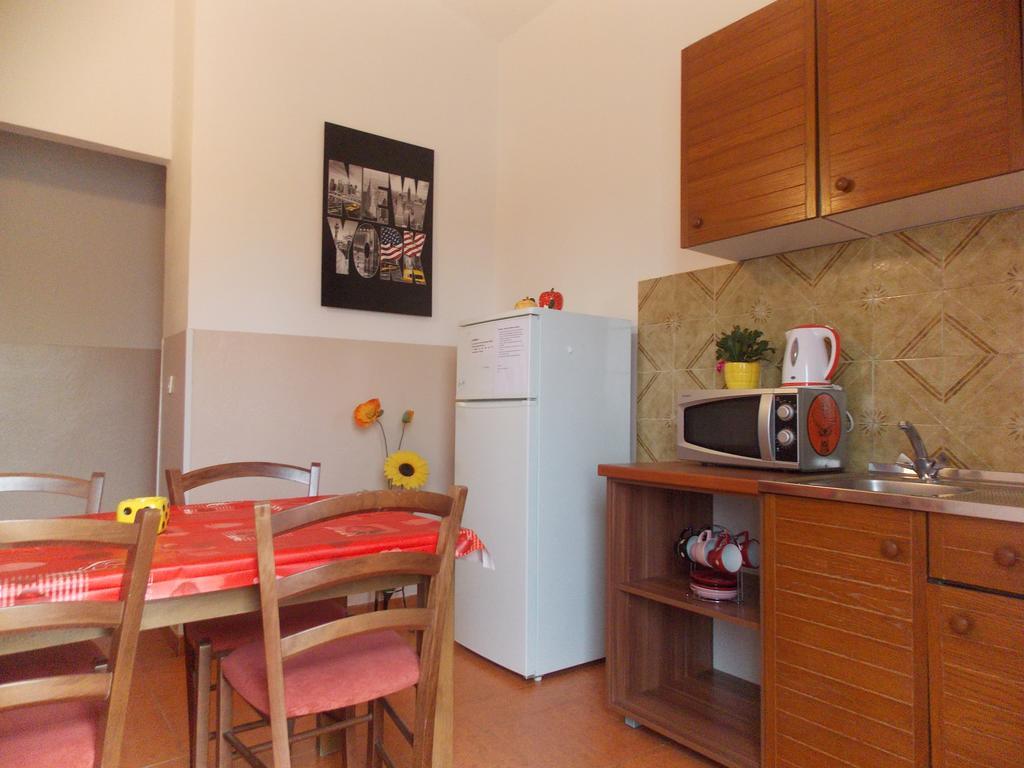 Apartmani Adriatic Ana 诺瓦利娅 外观 照片