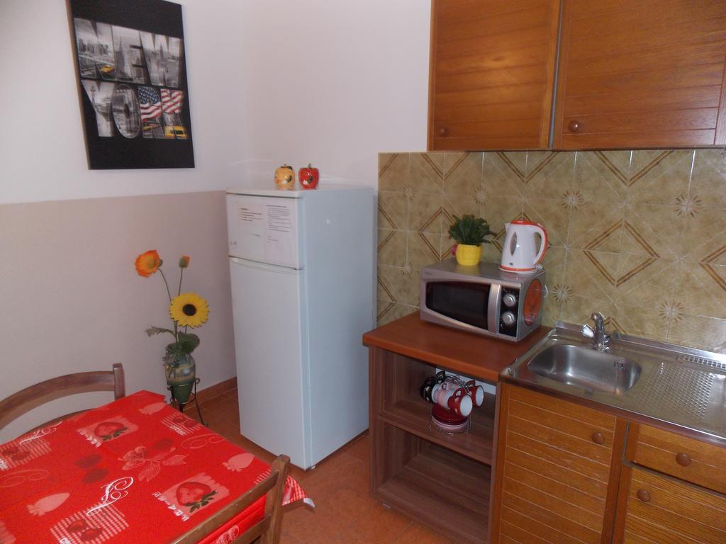 Apartmani Adriatic Ana 诺瓦利娅 外观 照片