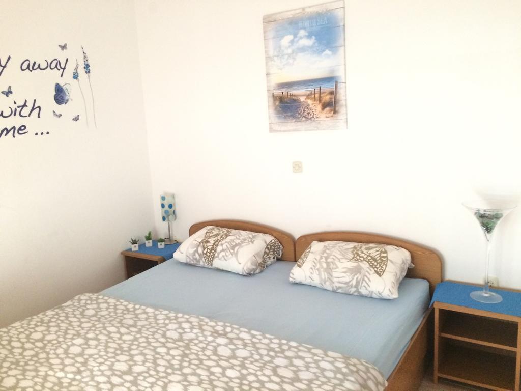 Apartmani Adriatic Ana 诺瓦利娅 外观 照片