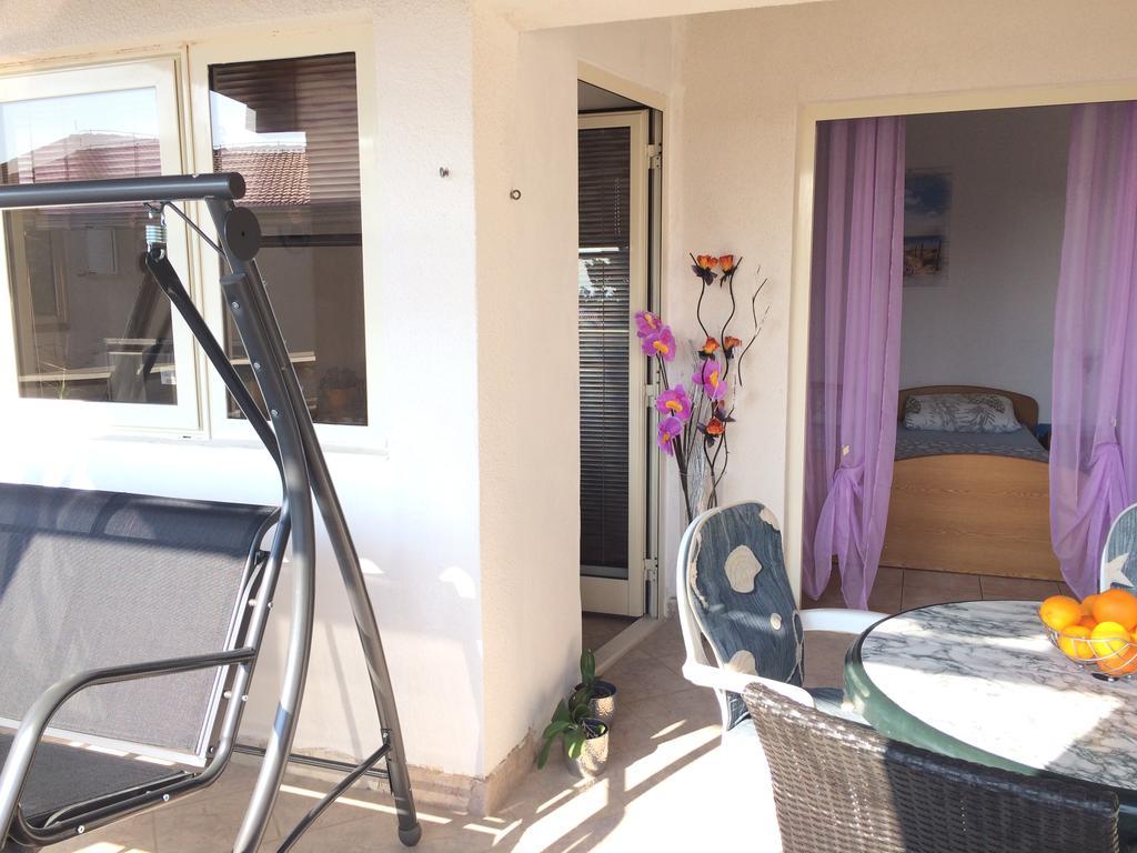 Apartmani Adriatic Ana 诺瓦利娅 外观 照片