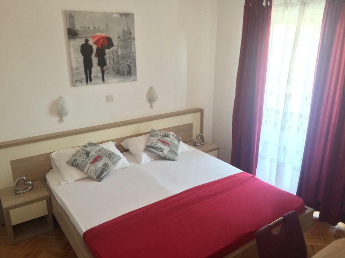 Apartmani Adriatic Ana 诺瓦利娅 外观 照片